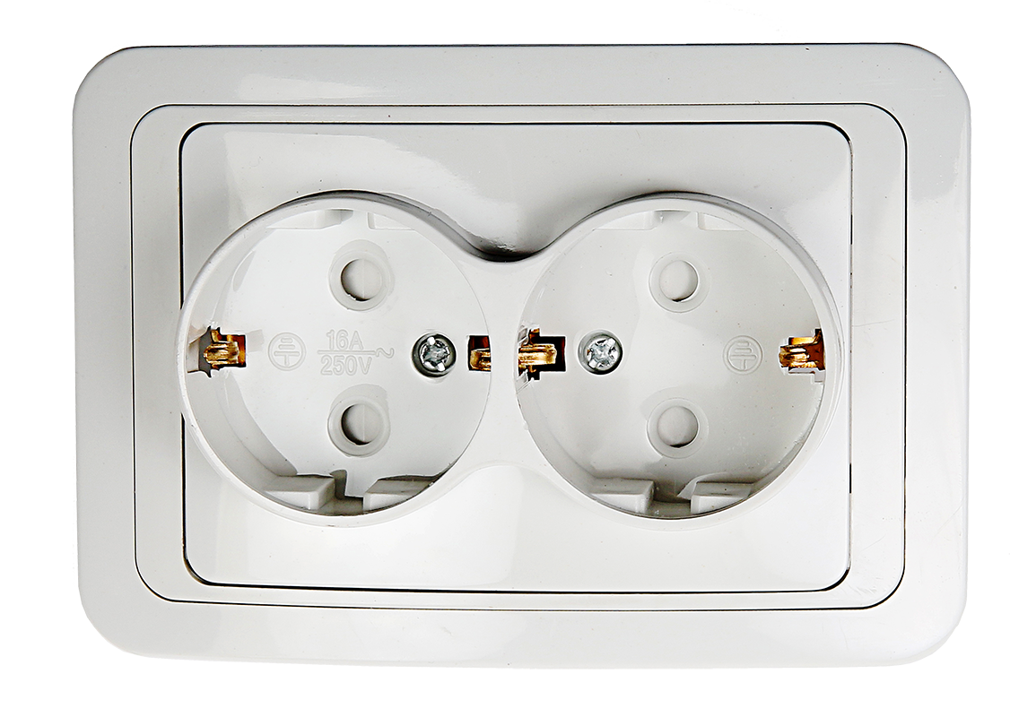 Розетка двойная с заземлением со шторкой CLASSICO белая